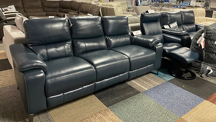 9849 Leather couch
